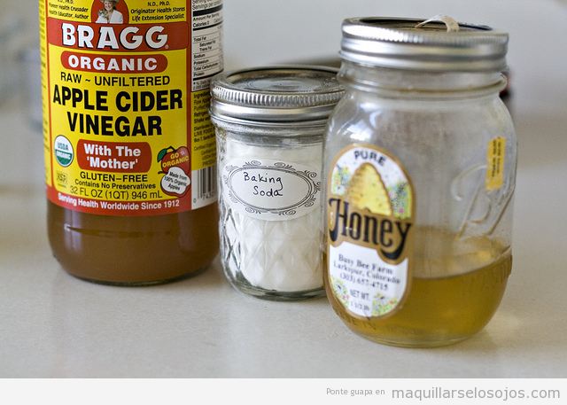 Bicarbonato y miel, truco para desmaquillarse